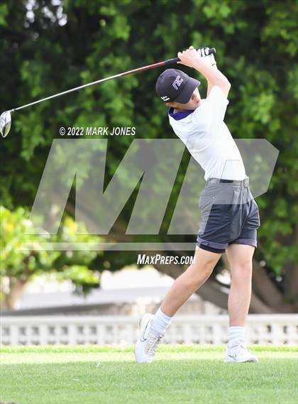 Thumbnail 3 in Northwest Christian Golf Meet photogallery.