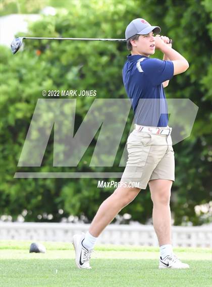 Thumbnail 3 in Northwest Christian Golf Meet photogallery.