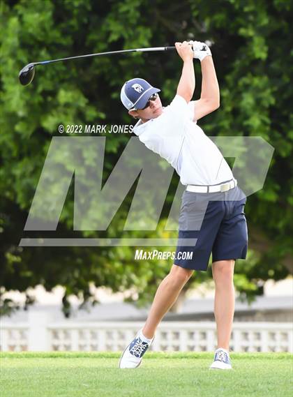 Thumbnail 2 in Northwest Christian Golf Meet photogallery.