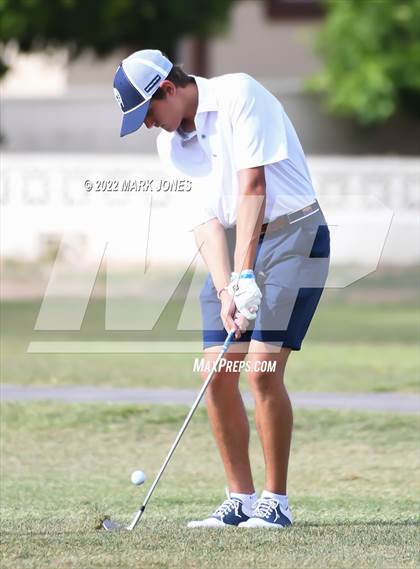 Thumbnail 1 in Northwest Christian Golf Meet photogallery.