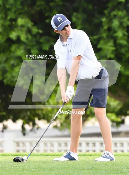 Thumbnail 1 in Northwest Christian Golf Meet photogallery.