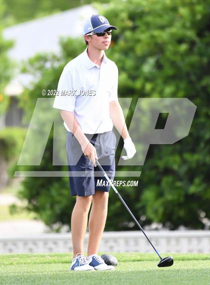 Thumbnail 2 in Northwest Christian Golf Meet photogallery.