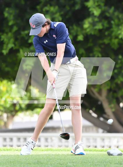 Thumbnail 2 in Northwest Christian Golf Meet photogallery.