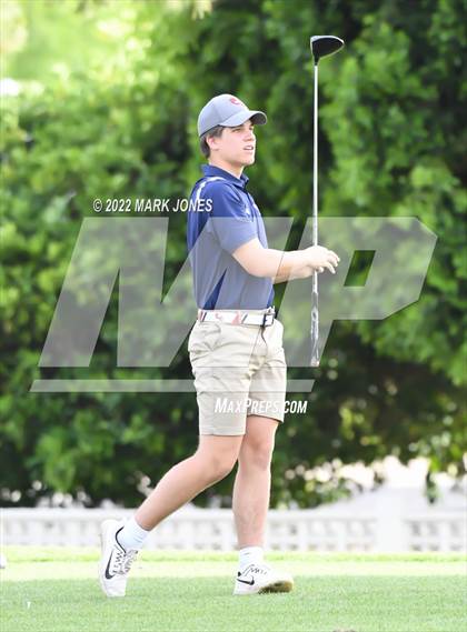 Thumbnail 2 in Northwest Christian Golf Meet photogallery.