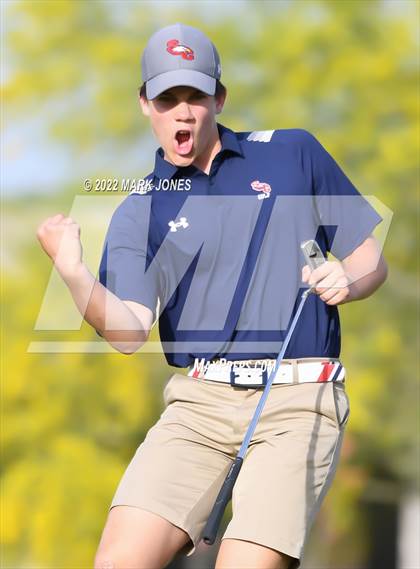 Thumbnail 3 in Northwest Christian Golf Meet photogallery.