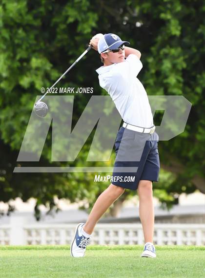 Thumbnail 2 in Northwest Christian Golf Meet photogallery.