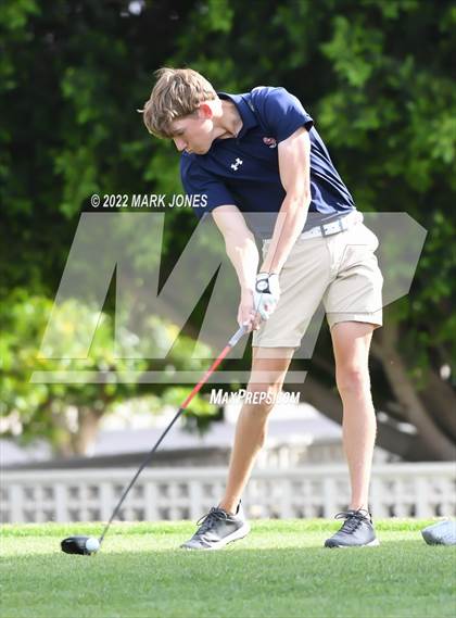 Thumbnail 1 in Northwest Christian Golf Meet photogallery.