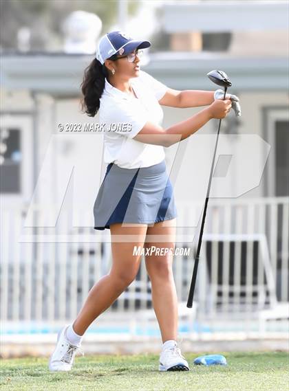 Thumbnail 1 in Northwest Christian Golf Meet photogallery.