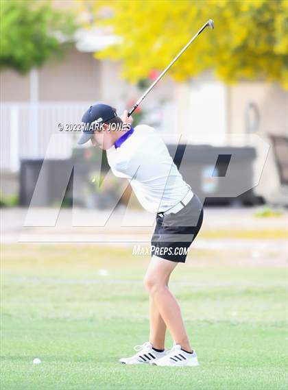 Thumbnail 2 in Northwest Christian Golf Meet photogallery.