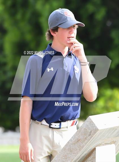 Thumbnail 2 in Northwest Christian Golf Meet photogallery.