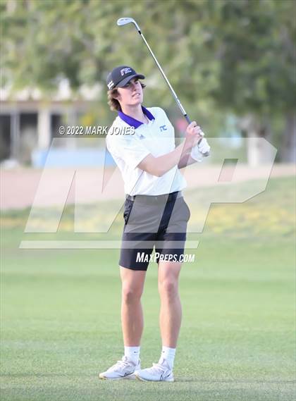 Thumbnail 2 in Northwest Christian Golf Meet photogallery.