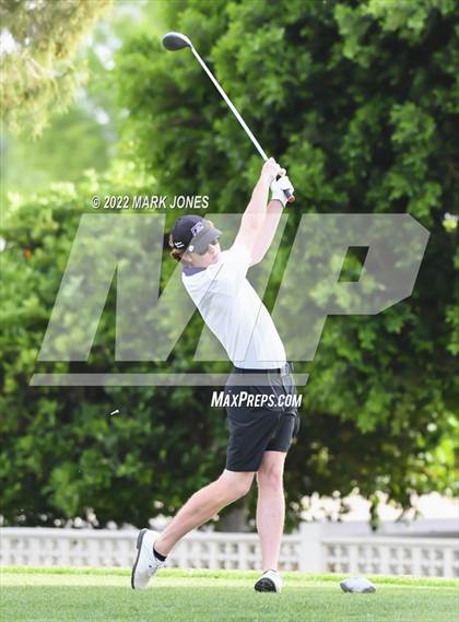 Thumbnail 2 in Northwest Christian Golf Meet photogallery.