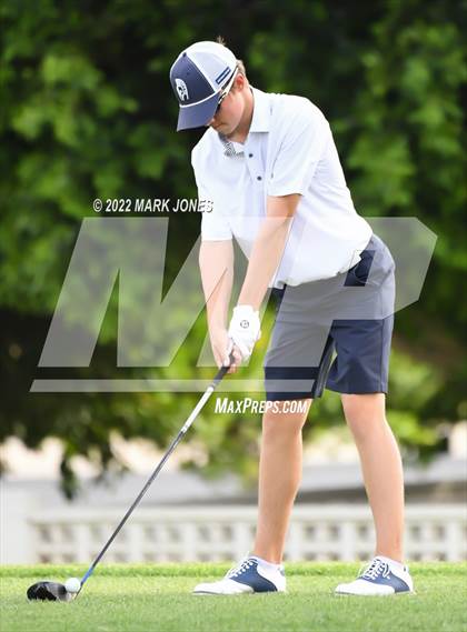 Thumbnail 3 in Northwest Christian Golf Meet photogallery.