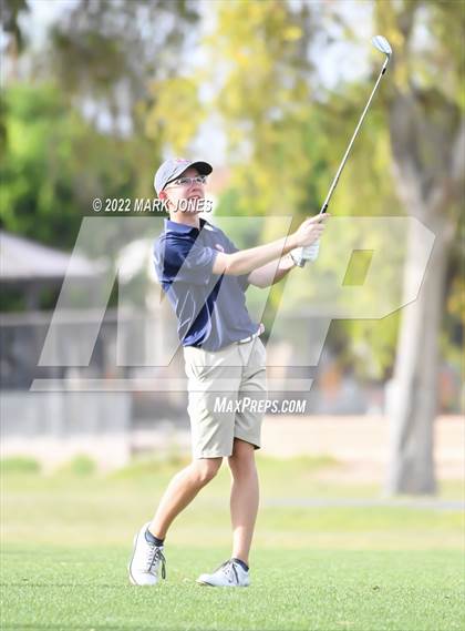 Thumbnail 2 in Northwest Christian Golf Meet photogallery.