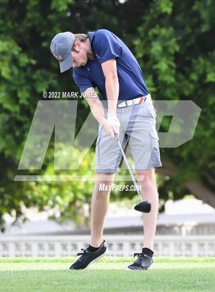 Thumbnail 1 in Northwest Christian Golf Meet photogallery.