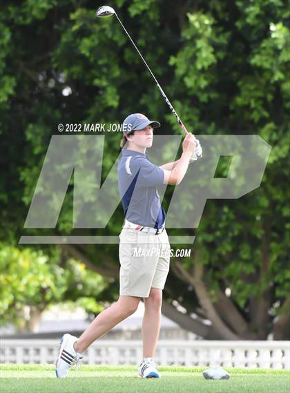 Thumbnail 3 in Northwest Christian Golf Meet photogallery.