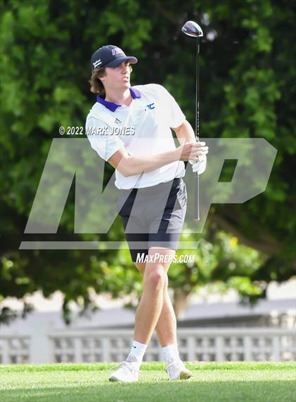 Thumbnail 2 in Northwest Christian Golf Meet photogallery.