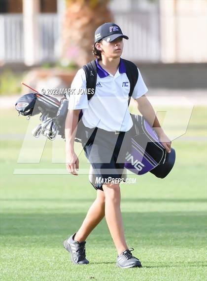 Thumbnail 2 in Northwest Christian Golf Meet photogallery.