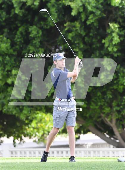 Thumbnail 1 in Northwest Christian Golf Meet photogallery.