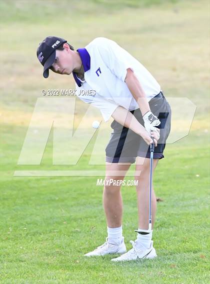 Thumbnail 3 in Northwest Christian Golf Meet photogallery.