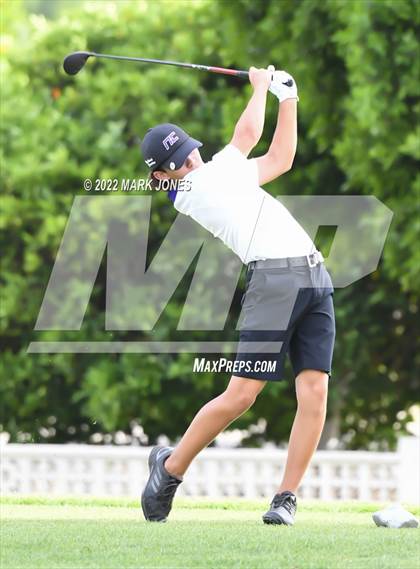 Thumbnail 3 in Northwest Christian Golf Meet photogallery.
