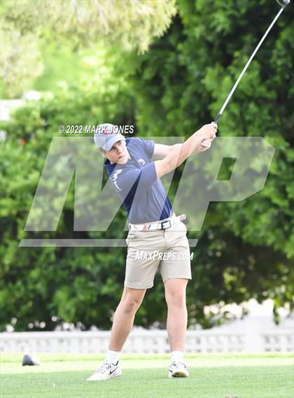Thumbnail 2 in Northwest Christian Golf Meet photogallery.