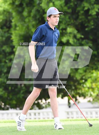 Thumbnail 3 in Northwest Christian Golf Meet photogallery.