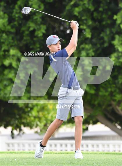Thumbnail 2 in Northwest Christian Golf Meet photogallery.