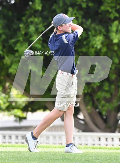 Thumbnail 2 in Northwest Christian Golf Meet photogallery.