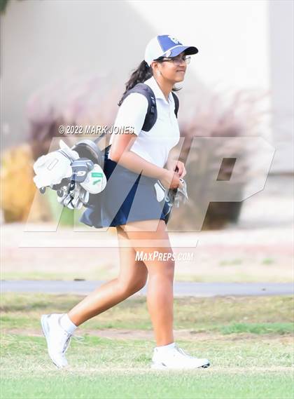 Thumbnail 1 in Northwest Christian Golf Meet photogallery.