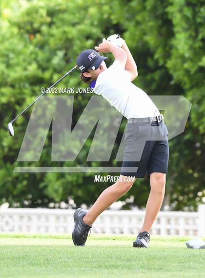 Thumbnail 1 in Northwest Christian Golf Meet photogallery.