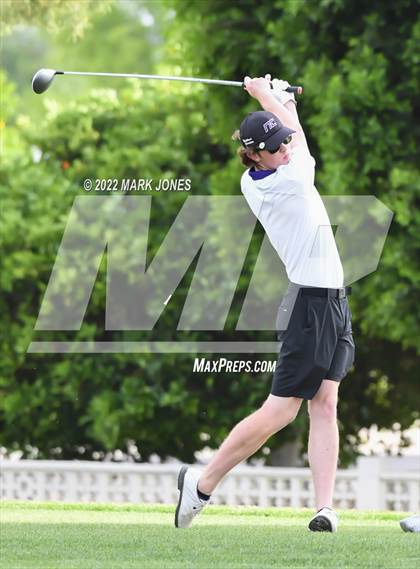 Thumbnail 3 in Northwest Christian Golf Meet photogallery.