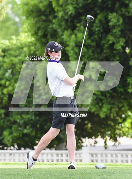 Thumbnail 1 in Northwest Christian Golf Meet photogallery.