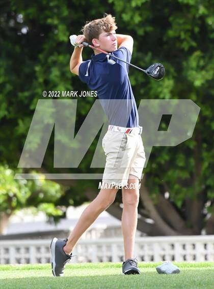 Thumbnail 3 in Northwest Christian Golf Meet photogallery.