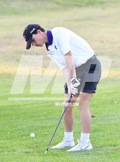Thumbnail 2 in Northwest Christian Golf Meet photogallery.