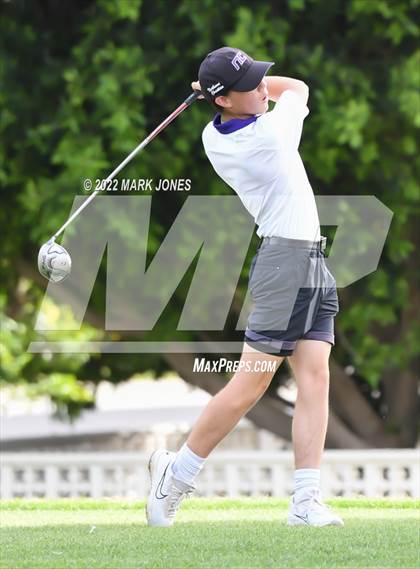 Thumbnail 2 in Northwest Christian Golf Meet photogallery.