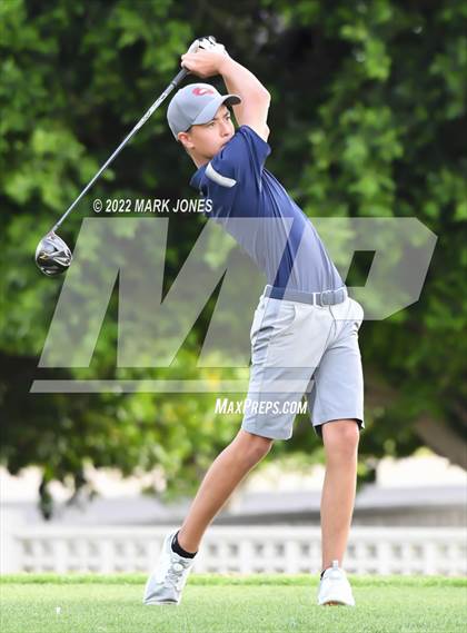 Thumbnail 1 in Northwest Christian Golf Meet photogallery.
