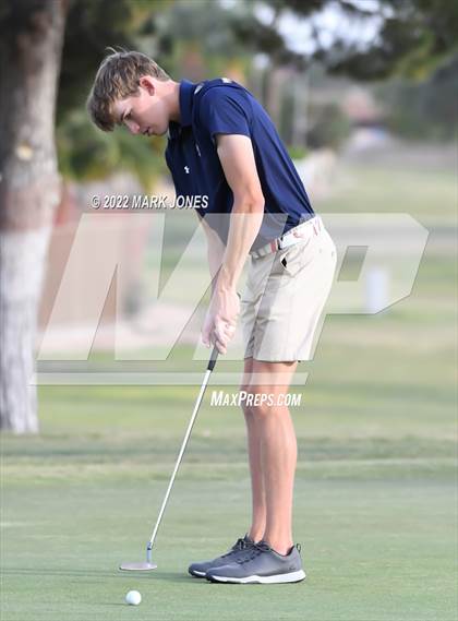 Thumbnail 2 in Northwest Christian Golf Meet photogallery.