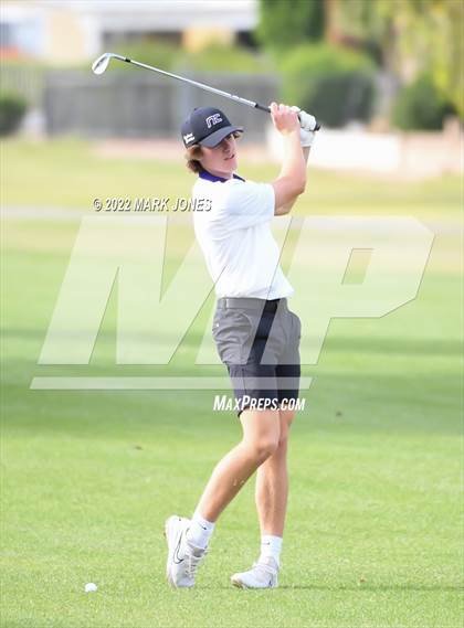 Thumbnail 3 in Northwest Christian Golf Meet photogallery.