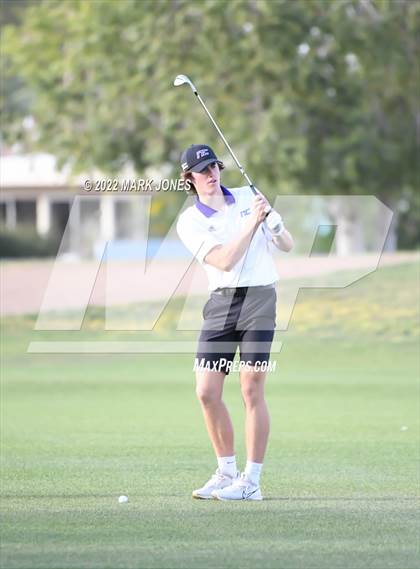 Thumbnail 3 in Northwest Christian Golf Meet photogallery.