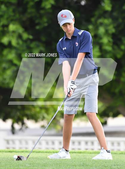 Thumbnail 3 in Northwest Christian Golf Meet photogallery.