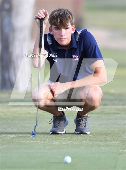 Thumbnail 1 in Northwest Christian Golf Meet photogallery.