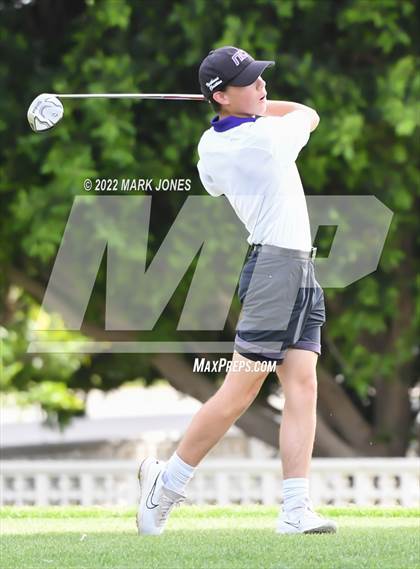 Thumbnail 3 in Northwest Christian Golf Meet photogallery.