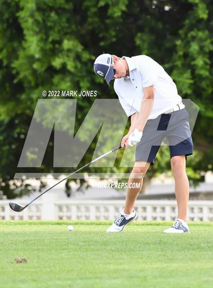 Thumbnail 2 in Northwest Christian Golf Meet photogallery.