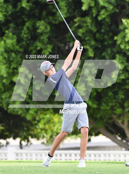 Thumbnail 3 in Northwest Christian Golf Meet photogallery.
