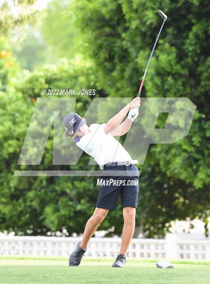 Thumbnail 2 in Northwest Christian Golf Meet photogallery.