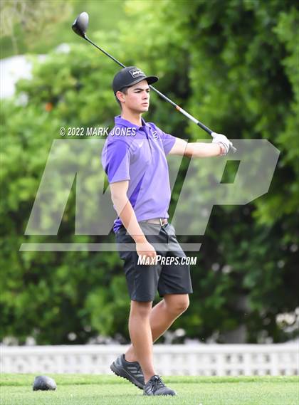 Thumbnail 3 in Northwest Christian Golf Meet photogallery.