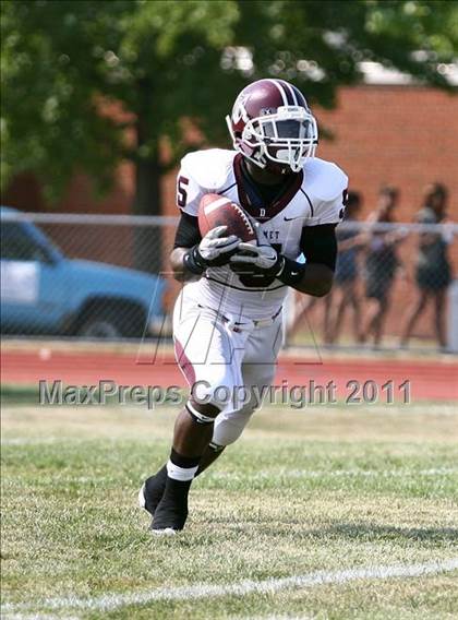 Thumbnail 1 in DeSmet Jesuit @ Hazelwood East photogallery.