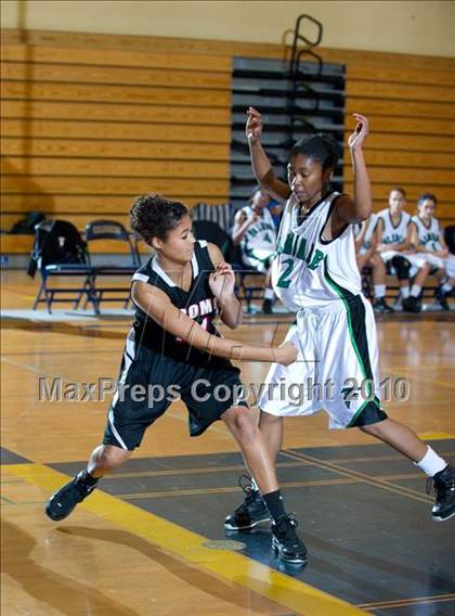 Thumbnail 2 in Nipomo vs Palmdale (Santa Barbara Tournament of Champions) photogallery.