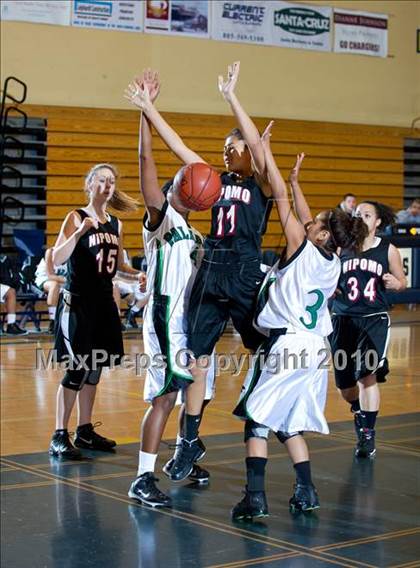 Thumbnail 3 in Nipomo vs Palmdale (Santa Barbara Tournament of Champions) photogallery.